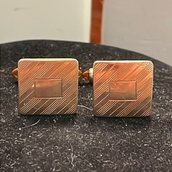 Vintage 60s Krementz square gold filled ribbed engravable bullet back cuff links - Picture 1 of 15